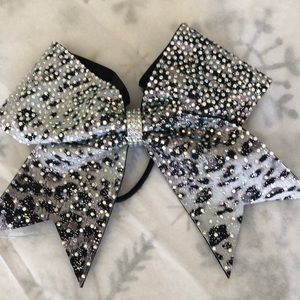Gorgeous sparkly White/black/silver leopard bow
